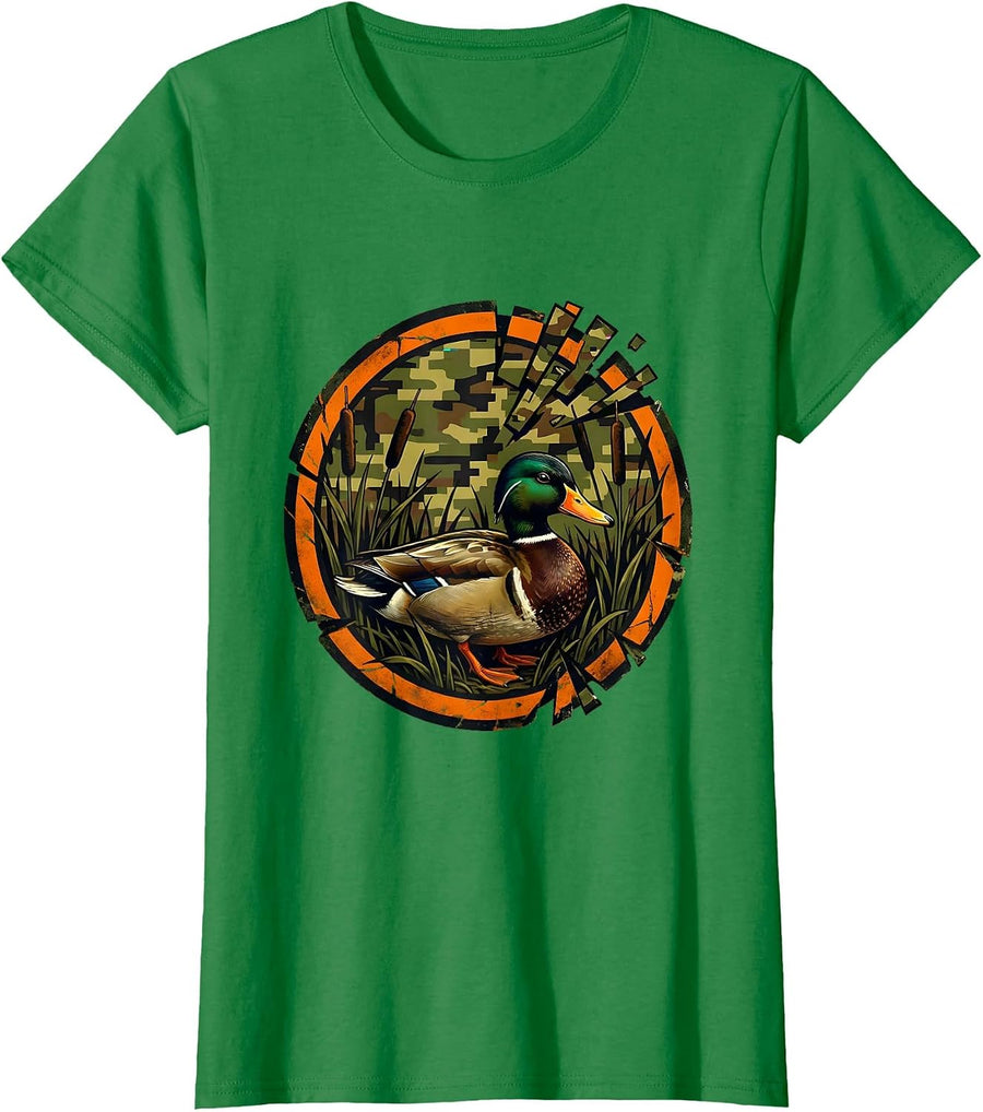 Women's Duck in Marsh Camo Hunting Blind Illustration T-Shirt - Kelly Green